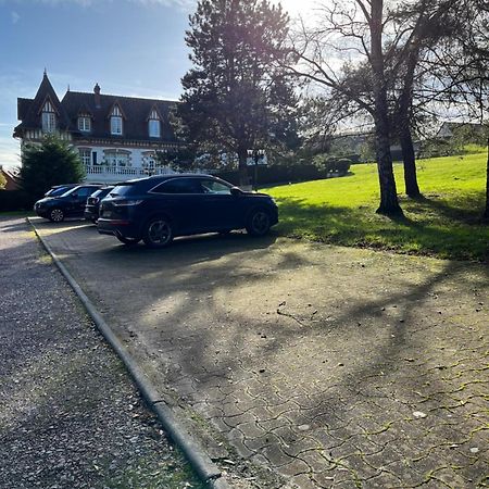 Un Appartement Dans Un Chateau Deauville Ngoại thất bức ảnh